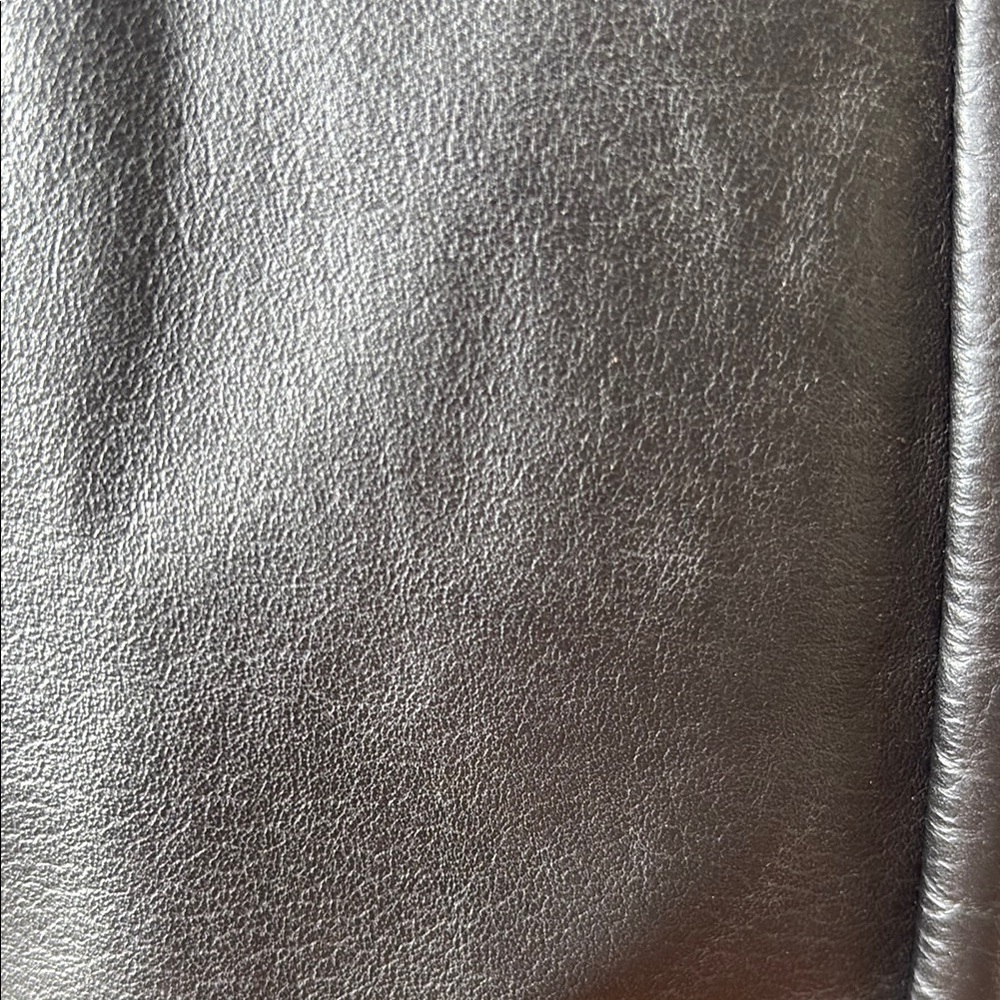 Vintage Elegant Black Leather Skirt - Picture 6 of 15